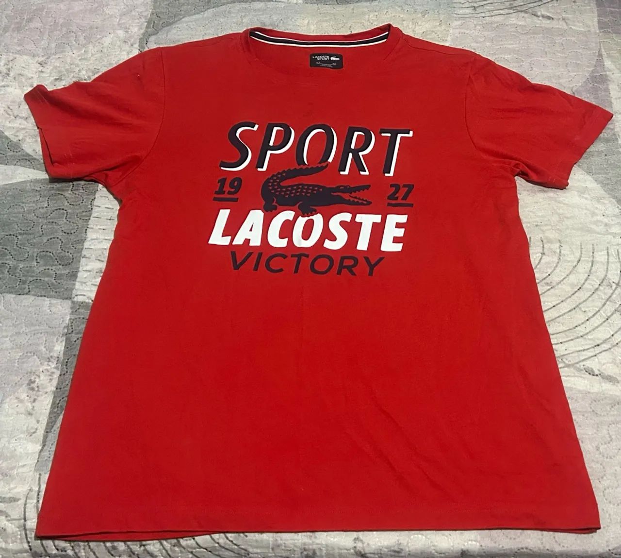 Camisa Lacoste vermelha 