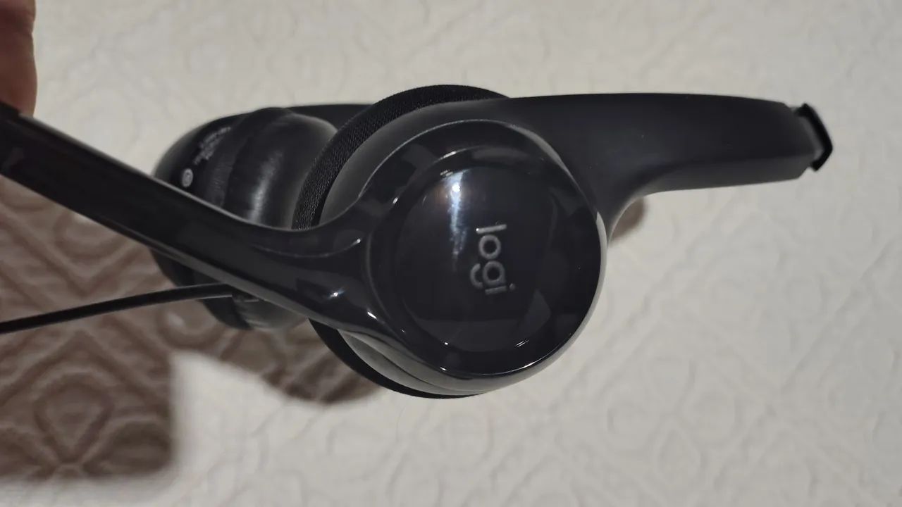 Fone de ouvido Logitech H390