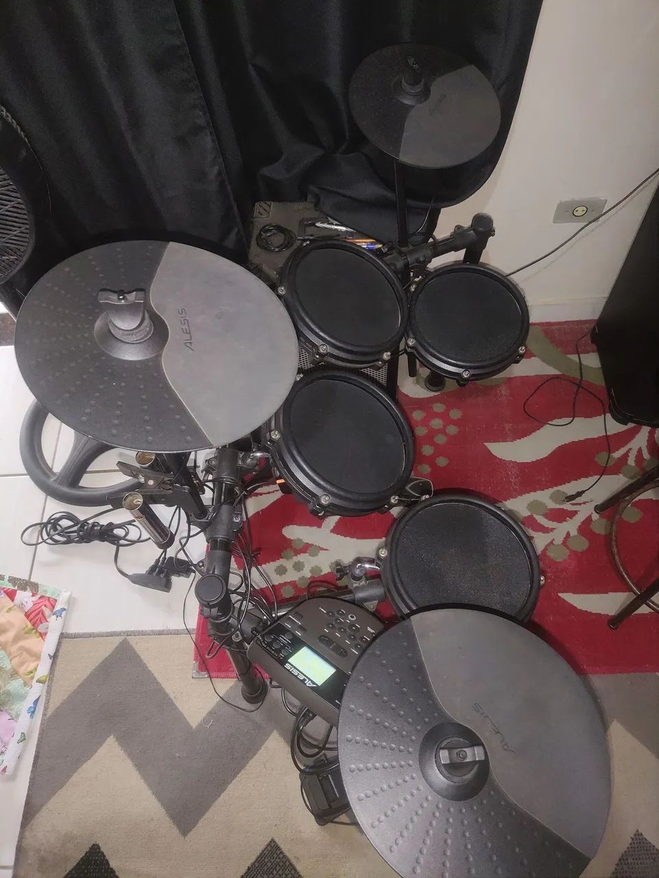 Bateria eletrônica Alesis nitro  - Foto 2