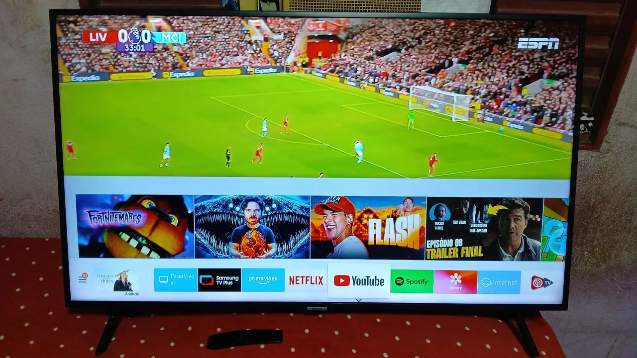 Vendo tv Samsung 50 polegadas smart 4k funcionando perfeitamente valor 1450 pra vim busca - Foto 2