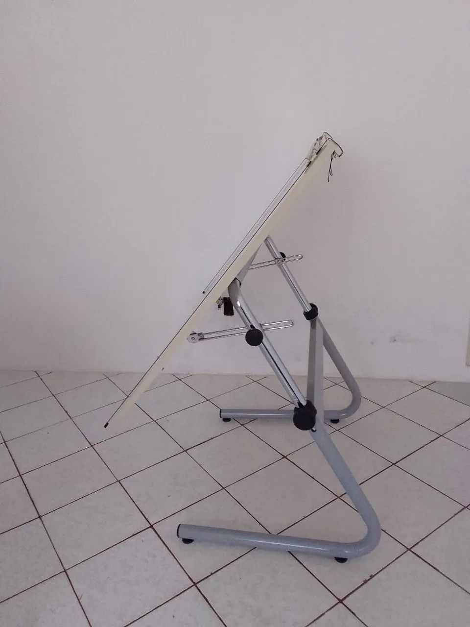 Mesa de desenho tubular  - Foto 3