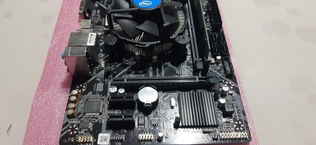 Placa Mãe; Processador e memoria intel 9° Geração  - Foto 2