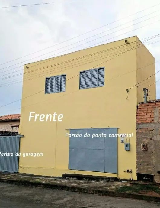 Casa com cômodo comercial em Catalão Goiás 