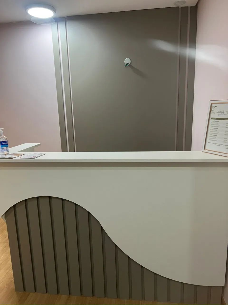 VENDO MOBÍLIA RECEPÇÃO - Retirar em Águas Claras