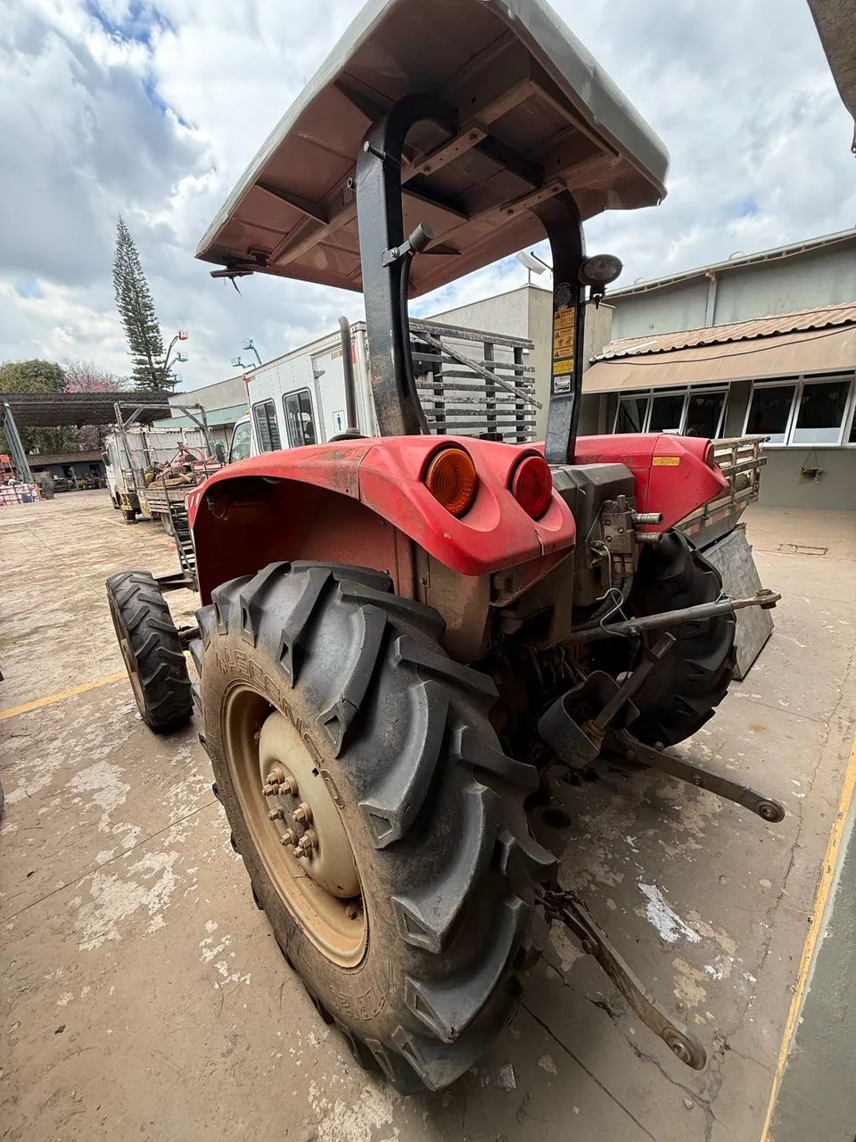Trator Massey Ferguson - Foto 4