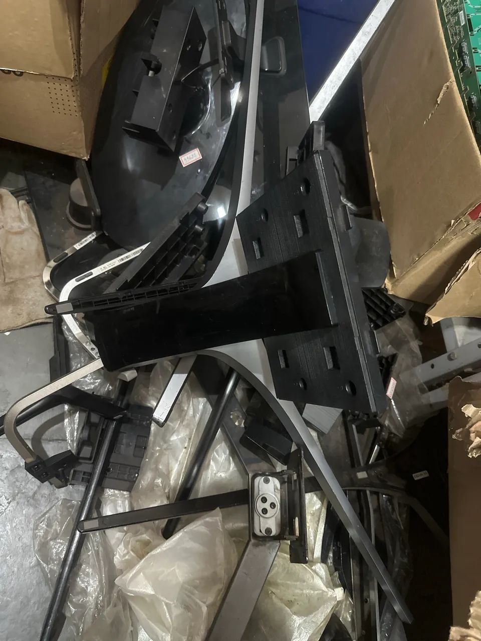 Base pedestal de TVs , tenho vários modelos
