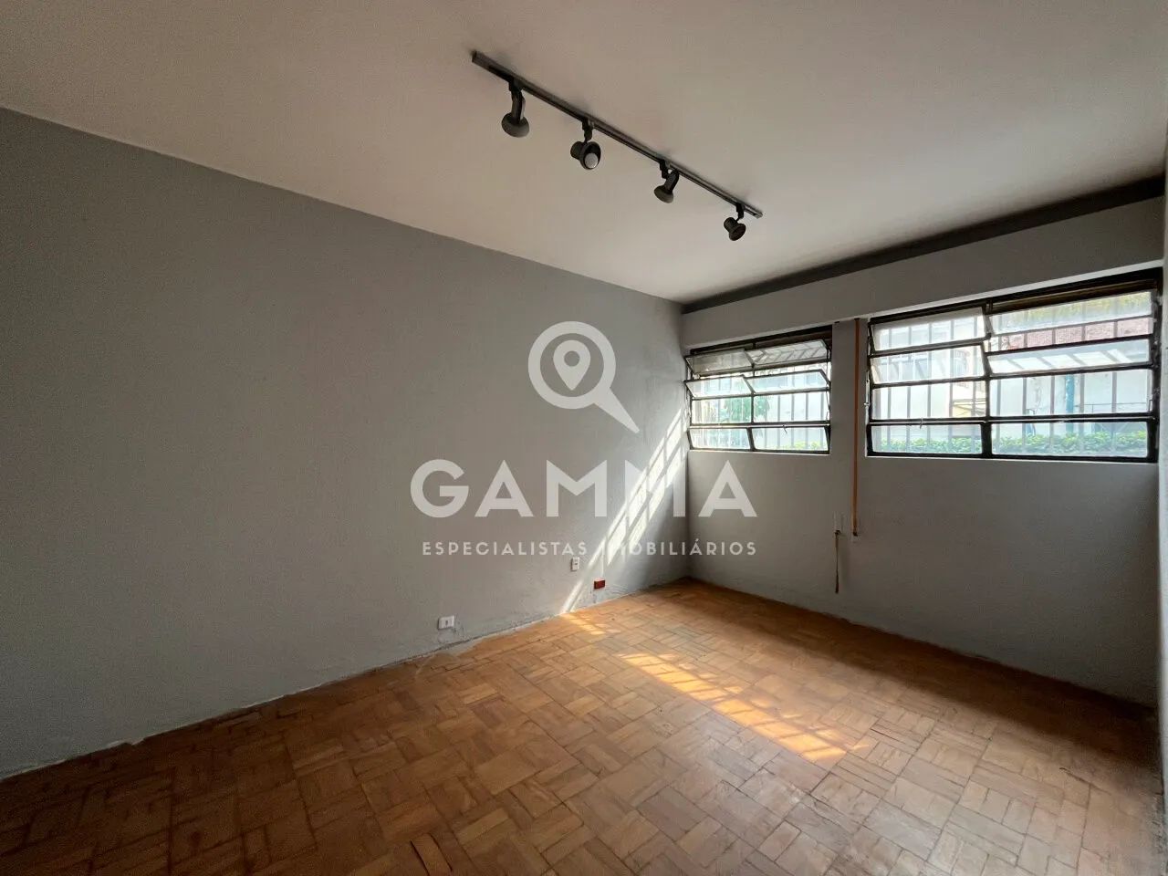 Ótima Casa Comercial no Pacaembú - Foto 2