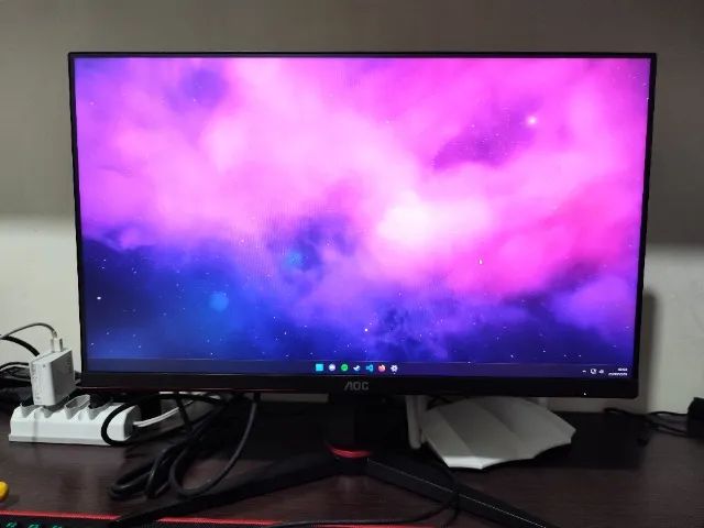 Monitor Gamer AOC 24 polegadas full HD 144Hz, com fonte e Cabo displayport