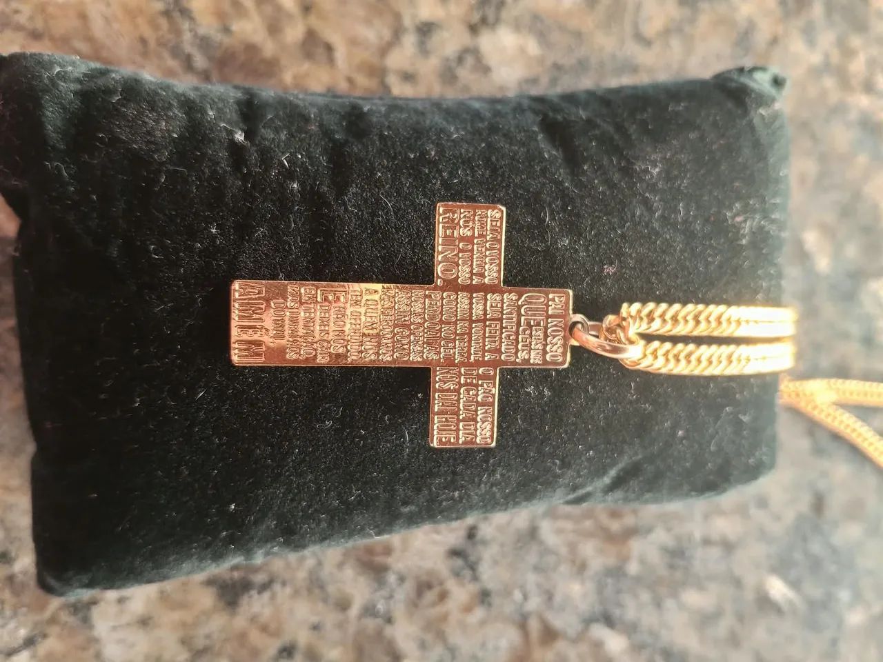 Vendo cordão Rommanel em perfeito estado 