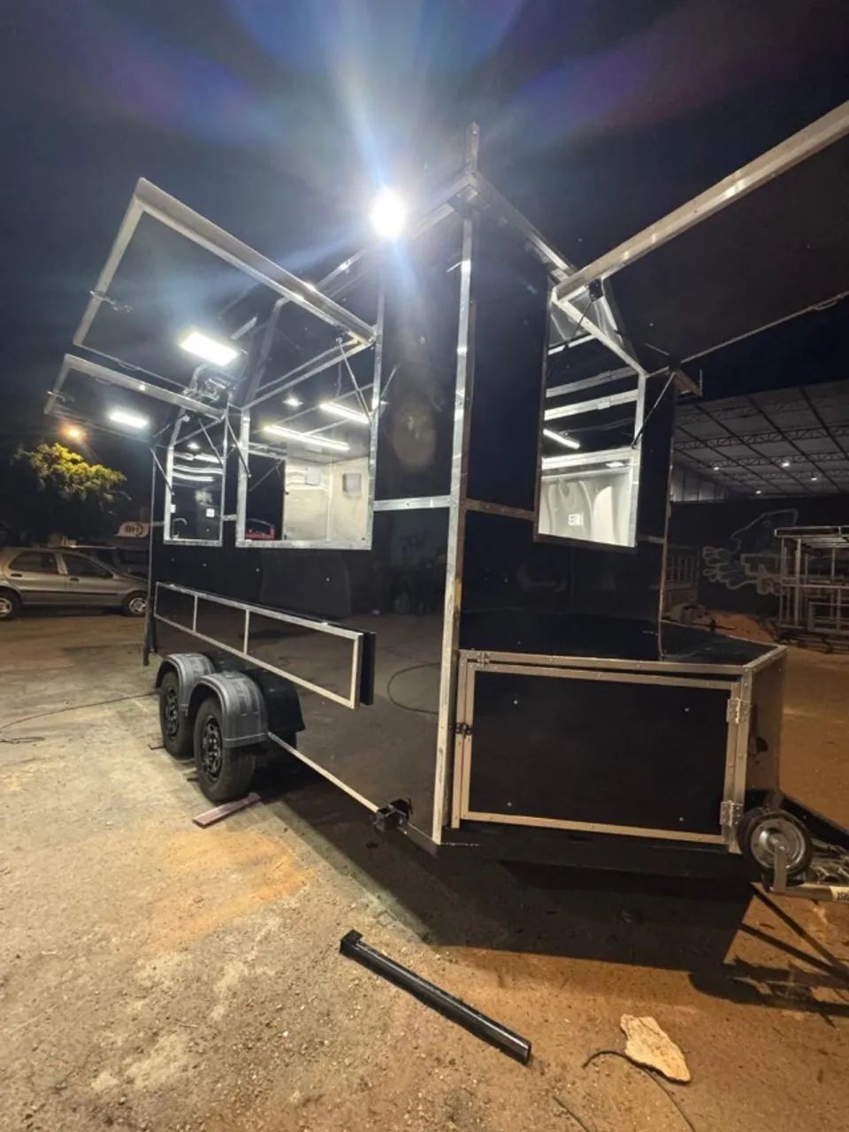 Trailer 432958064307752960