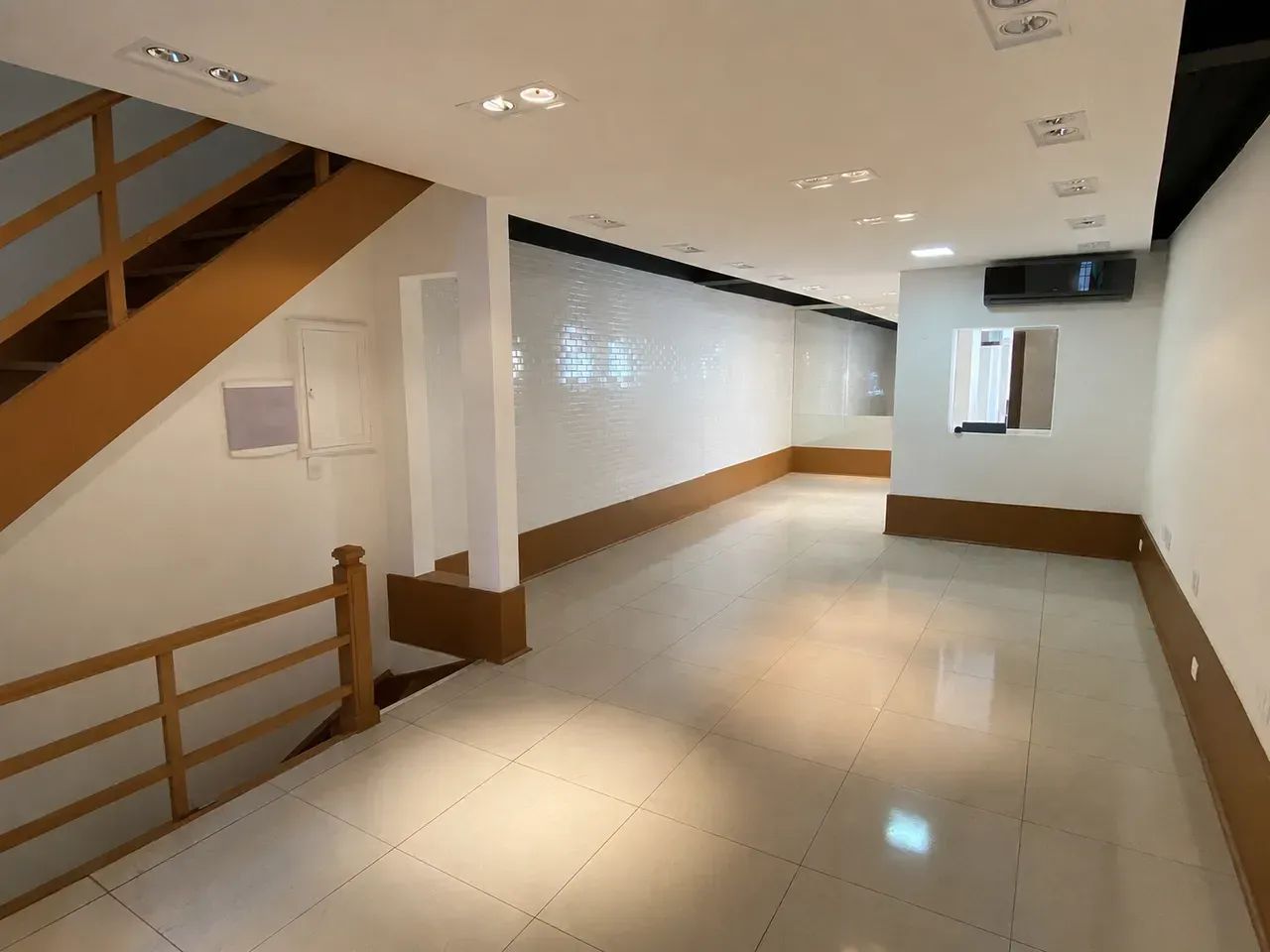 Sobrado comercial - Jardins