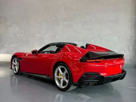 Ferrari 12Cilindri Spider 6.5 V12 830cv, foto 3 de 12
