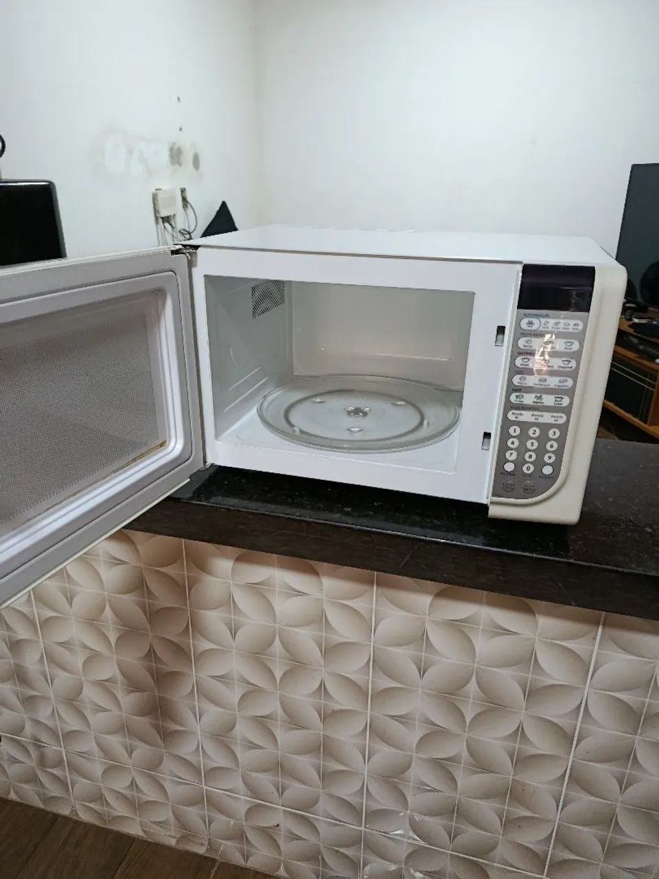 Microondas 31 litros  - Foto 2