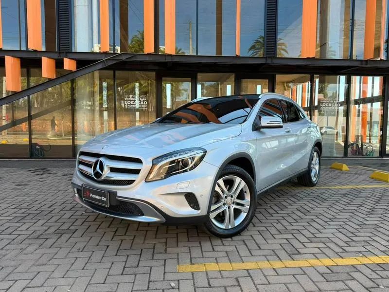 Mercedes-Benz GLA 200 Vision 1.6/1.6 TB 16V Flex Aut. 2015