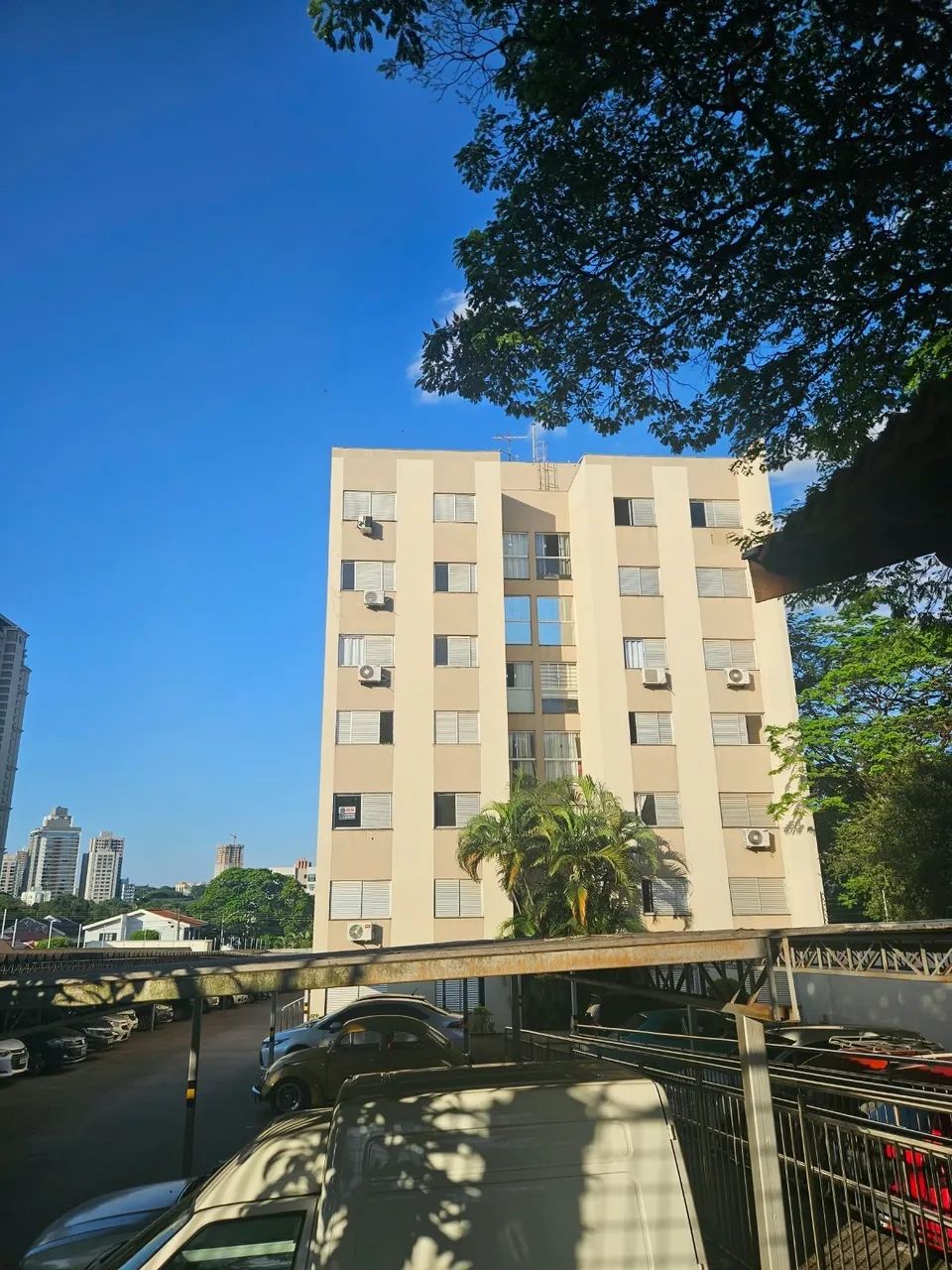 Venda - Apartamento Mobiliado na Vila Bosque em Maringá