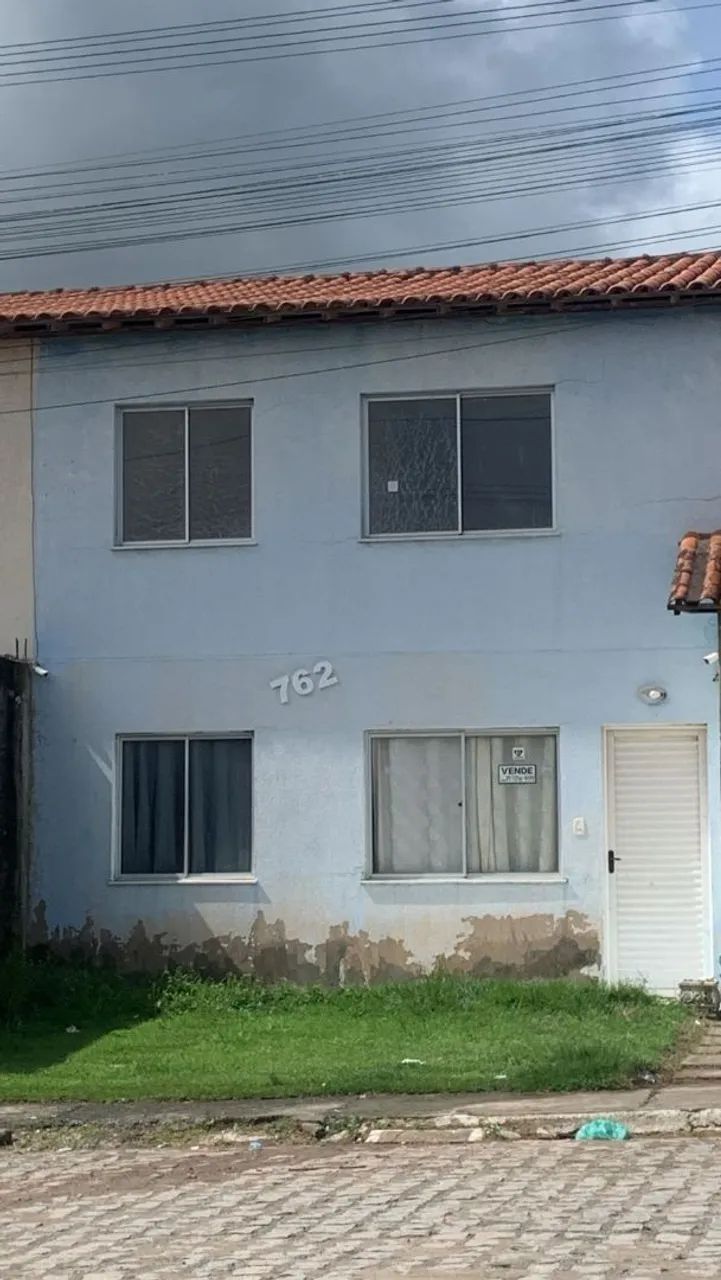 Duas casas a venda mesmo dono