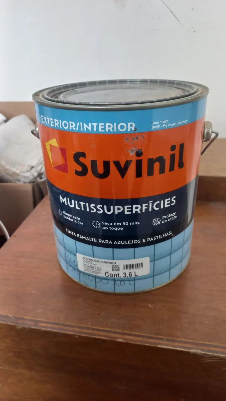 Tinta epoxi Suvinil para azulejos  cor branca metade do preço 