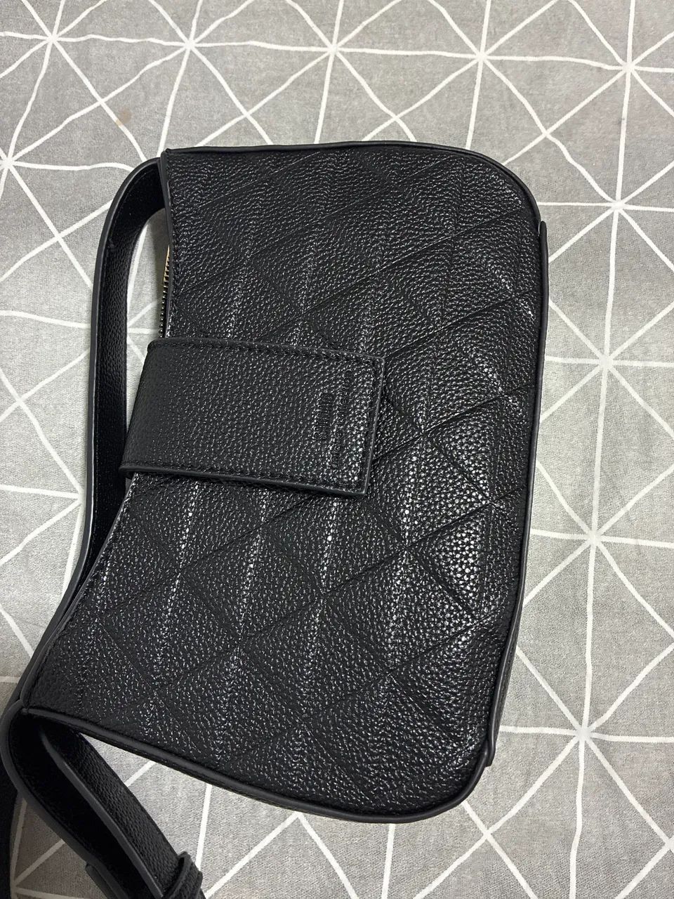 Bolsa preta estruturada 