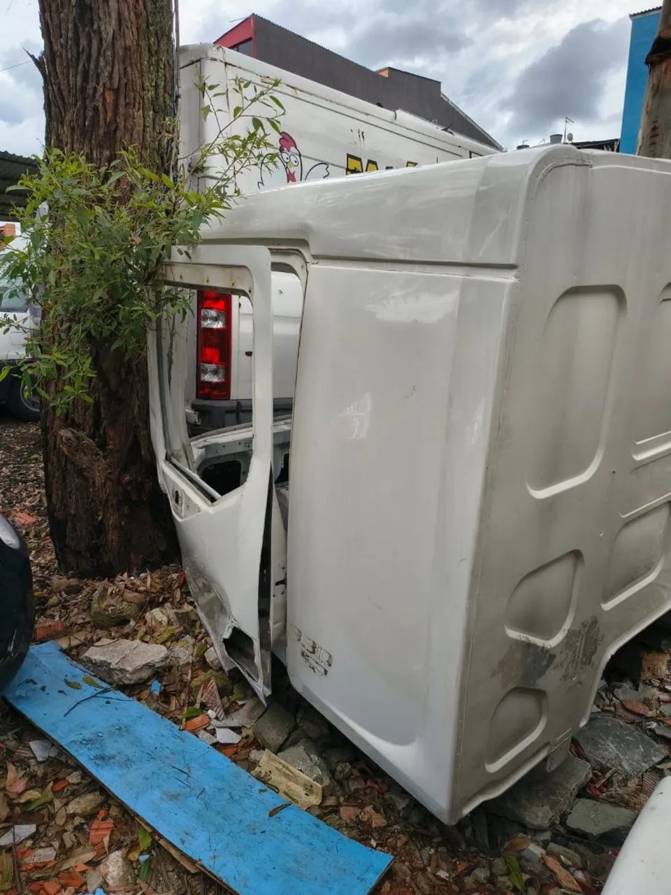CABINE PARCIAL VOLVO VM ANO 2024 - Foto 3