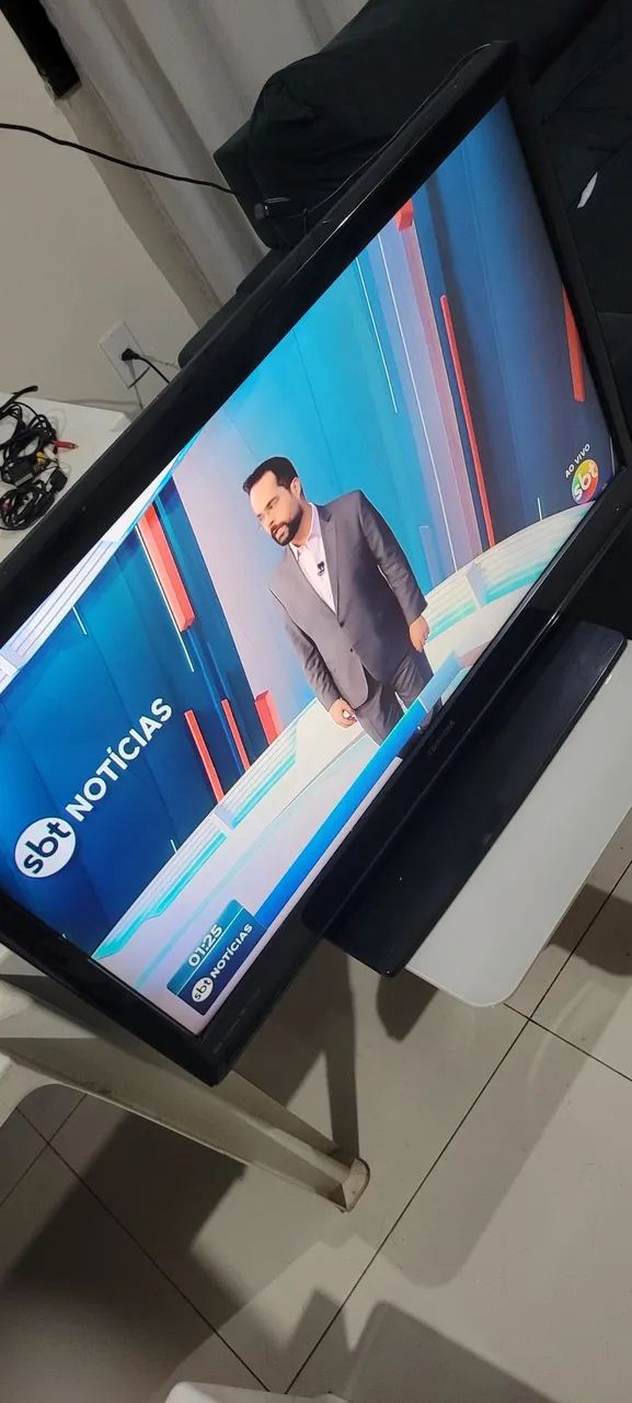 Tv TOSHIBA 42 Polegadas Bem Conservada - Foto 4