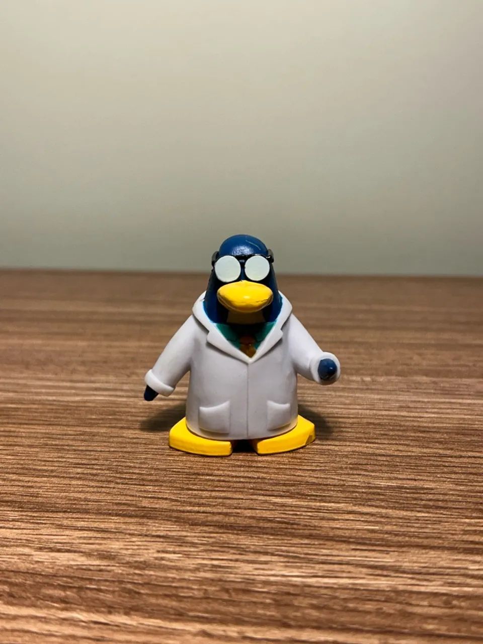 Boneco Club Penguin Gary