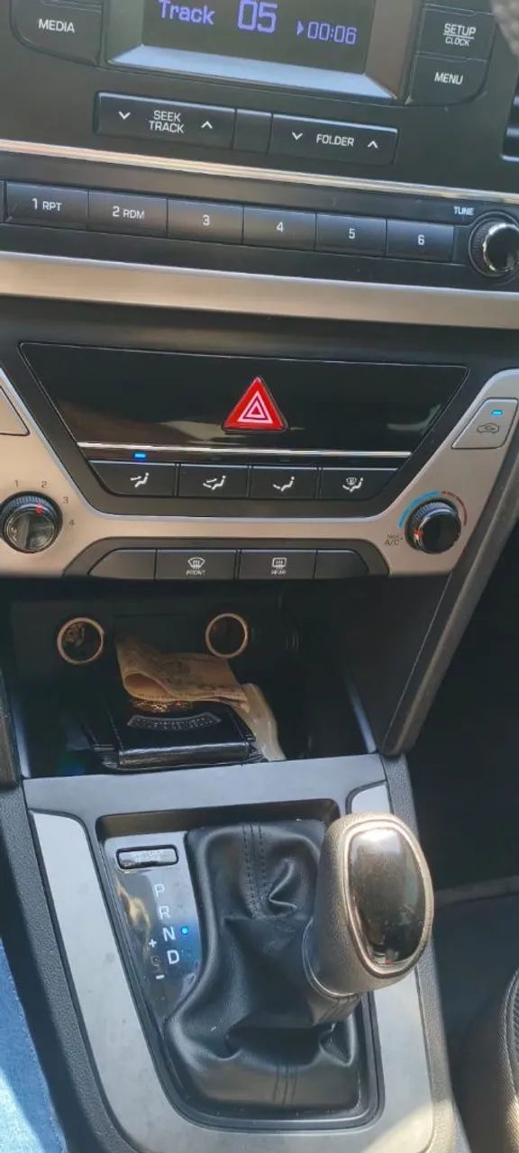 Hyundai Elantra 2.0 16V Flex Aut. 2017 - Foto 4