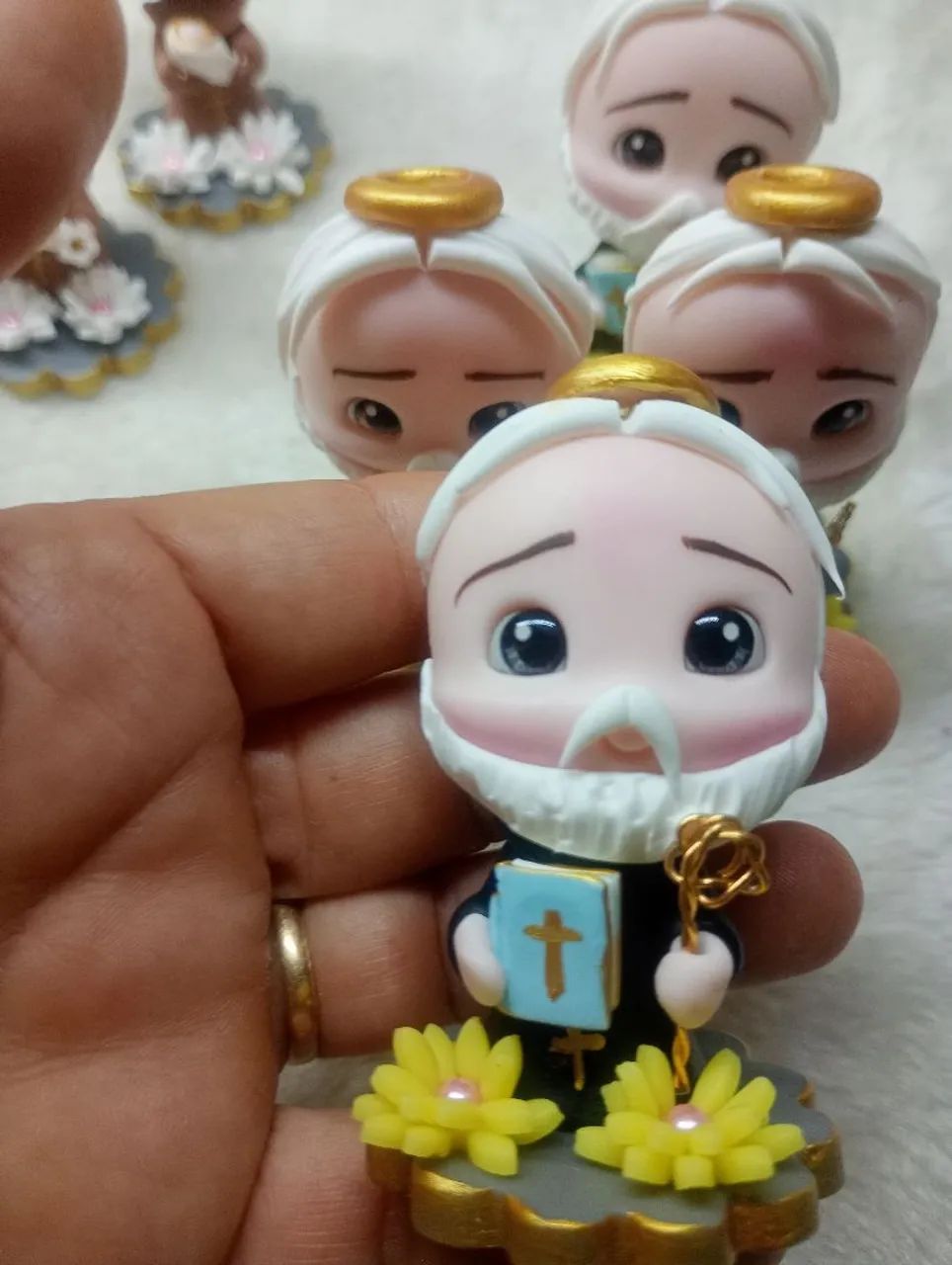 Mini Santinho São Bento em Biscuit  - Foto 3