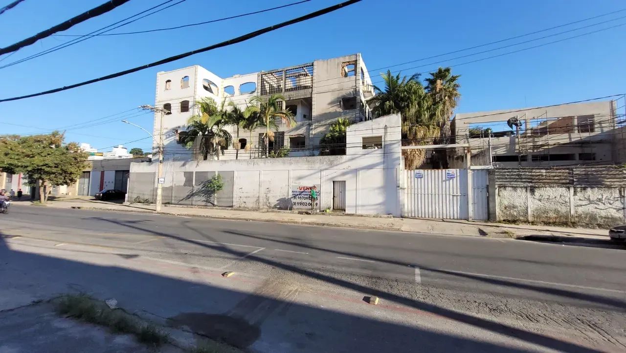 Imóvel para venda possui 2180m2 lote de 1080m2