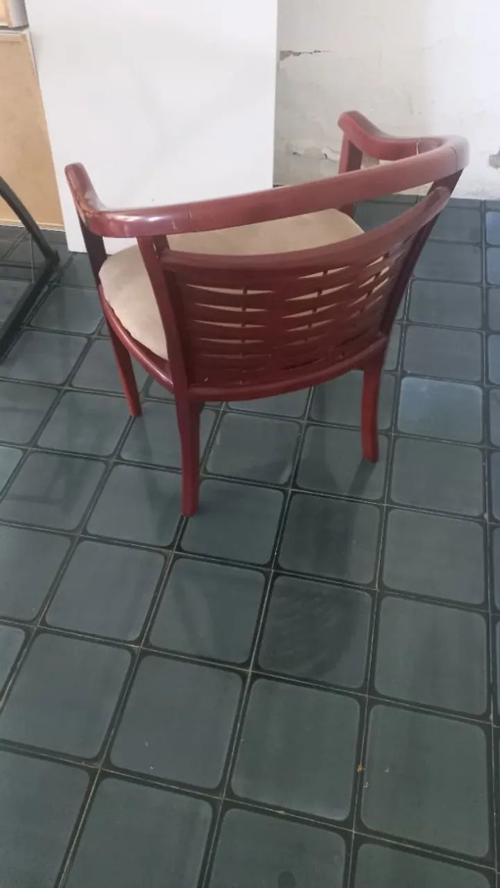 Uma Cadeira.