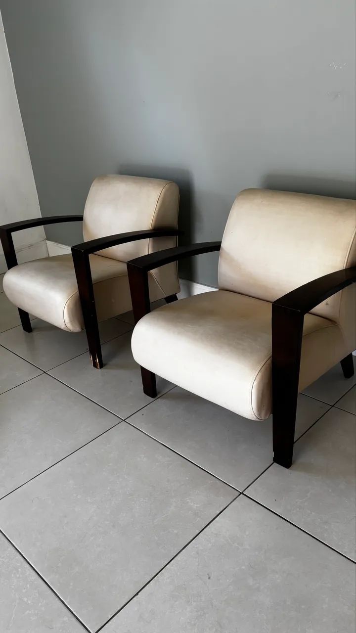 Poltronas e Mesa de Centro - Foto 3