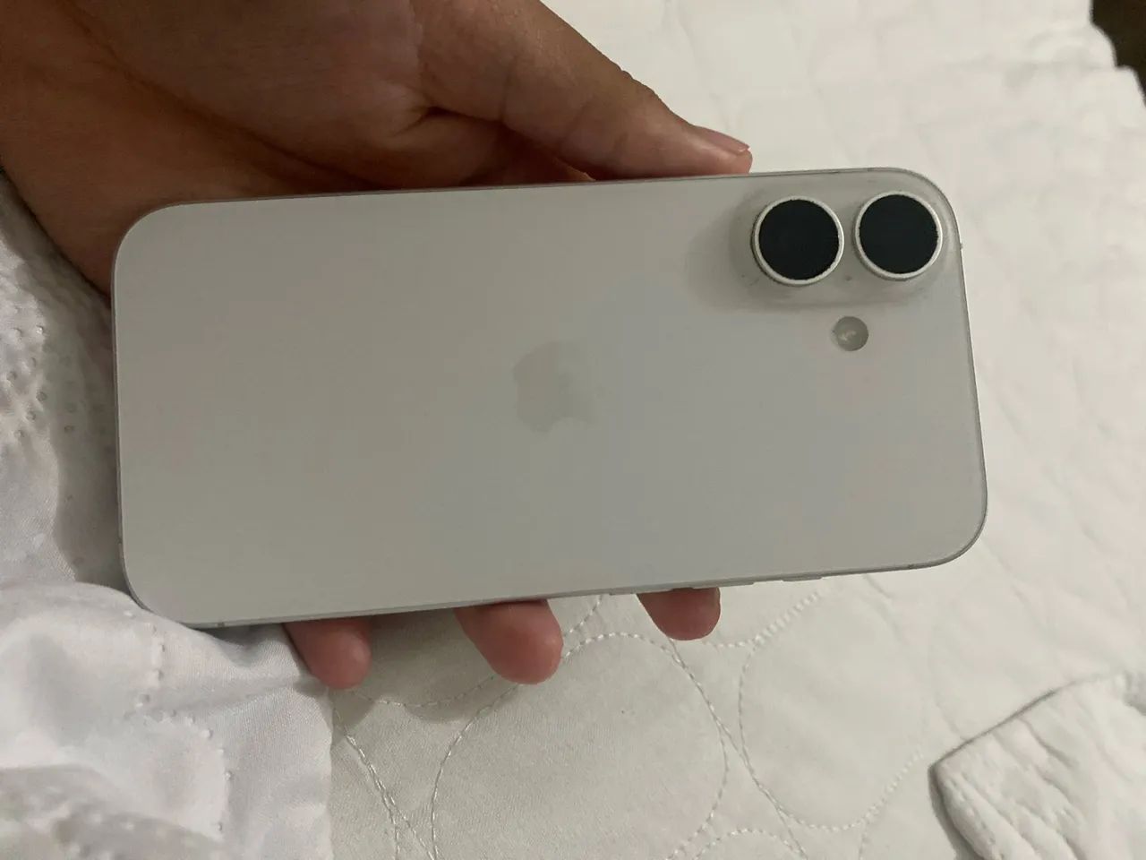 iPhone 16 branco