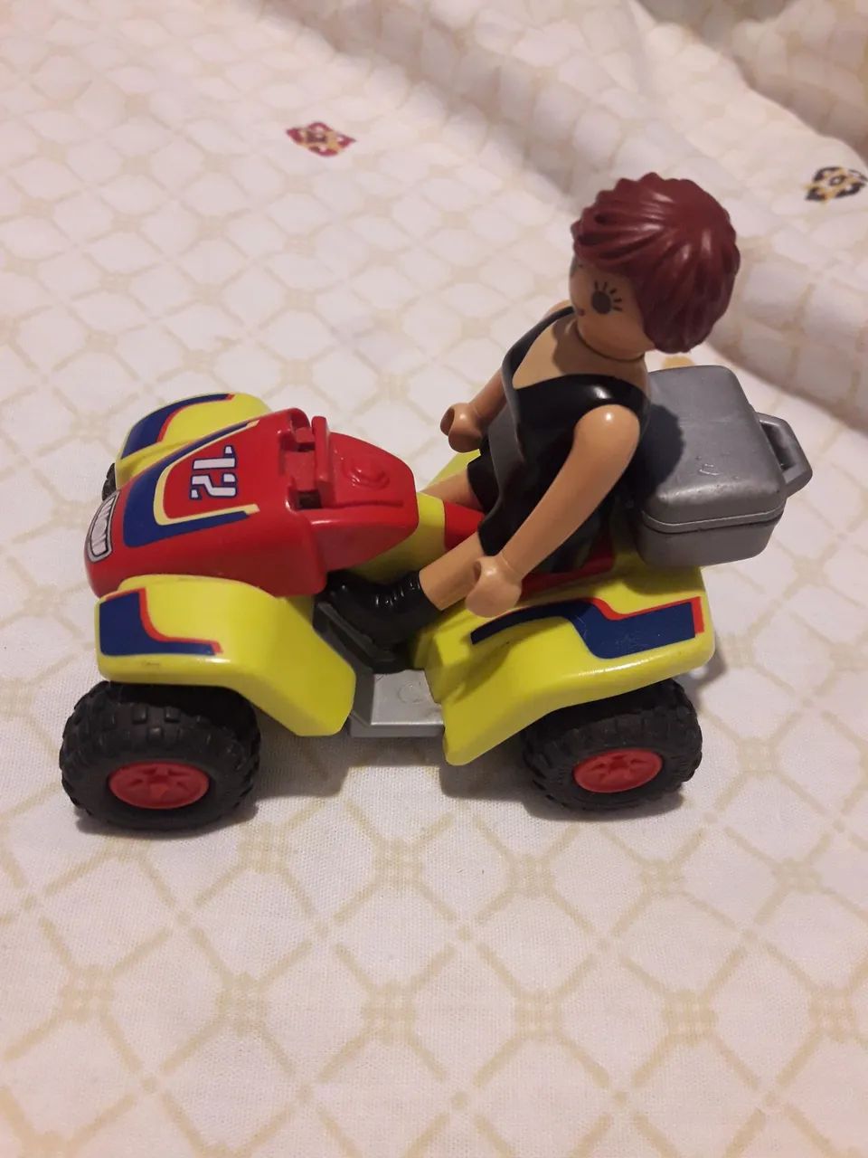 Carrinho e bonecos Playmobil 