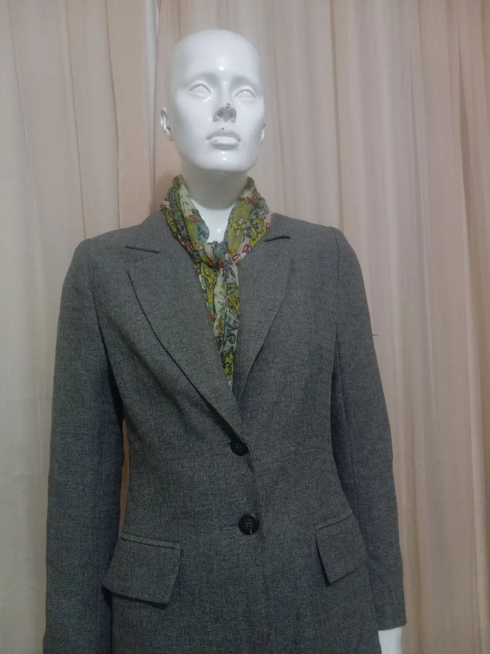 Vendo esse casaco importado forrado tecido macio quentinho. - Foto 2
