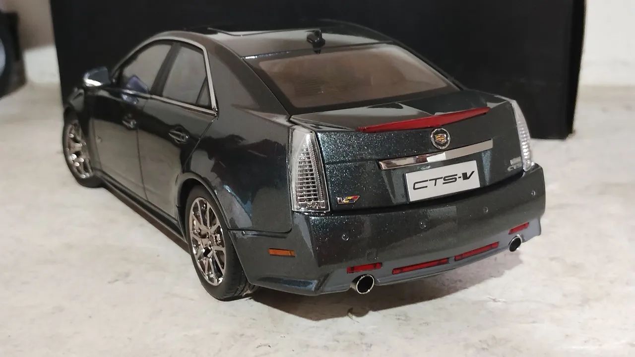 ミニカー CADILLAC CTS-V (KYOSHO) 1:18 miniatura Cadillac CTS-V raríssimo! kyosho autoart norev