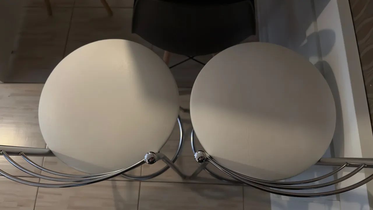 Par de Banquetas Cromadas - Foto 2