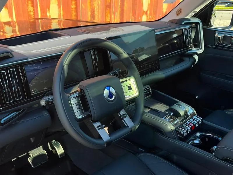 Denza B5 SUV híbrido plug-in, foto 4 de 18