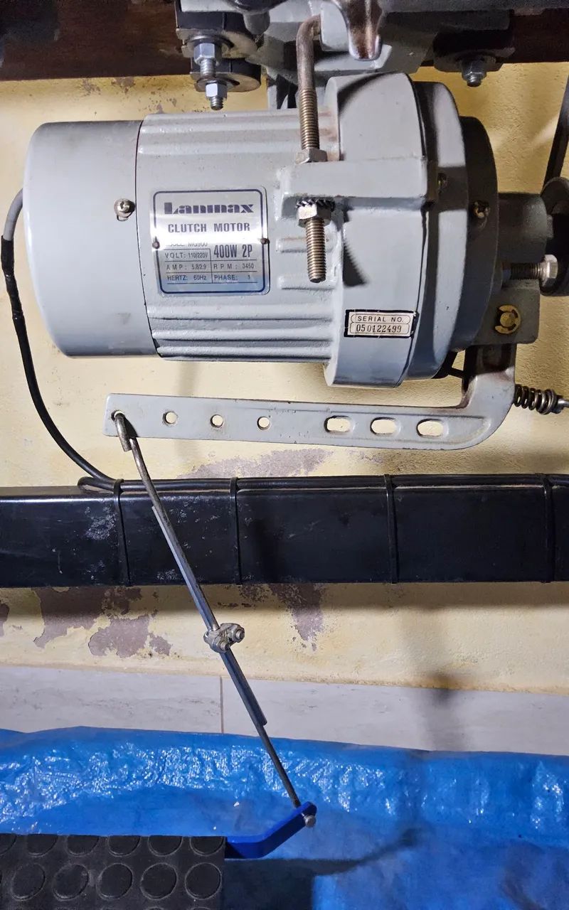 Vendo máquina de costura industrial Singer - Foto 2