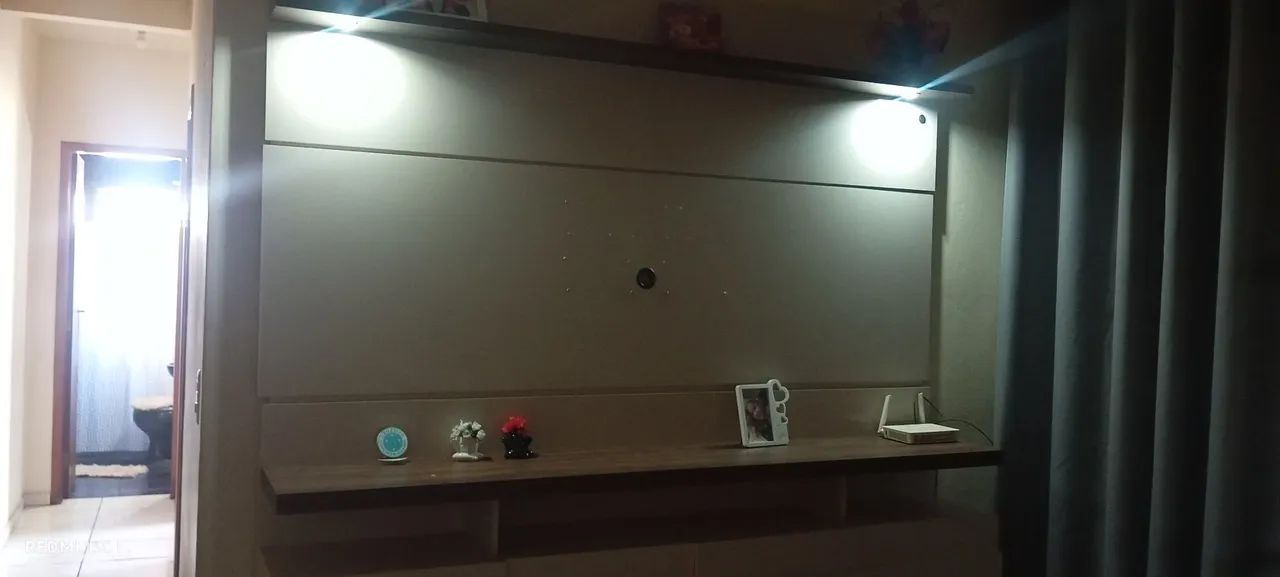 PAINEL GRANDE COM LUZES E BANCADA SUSPENSA  - Foto 2
