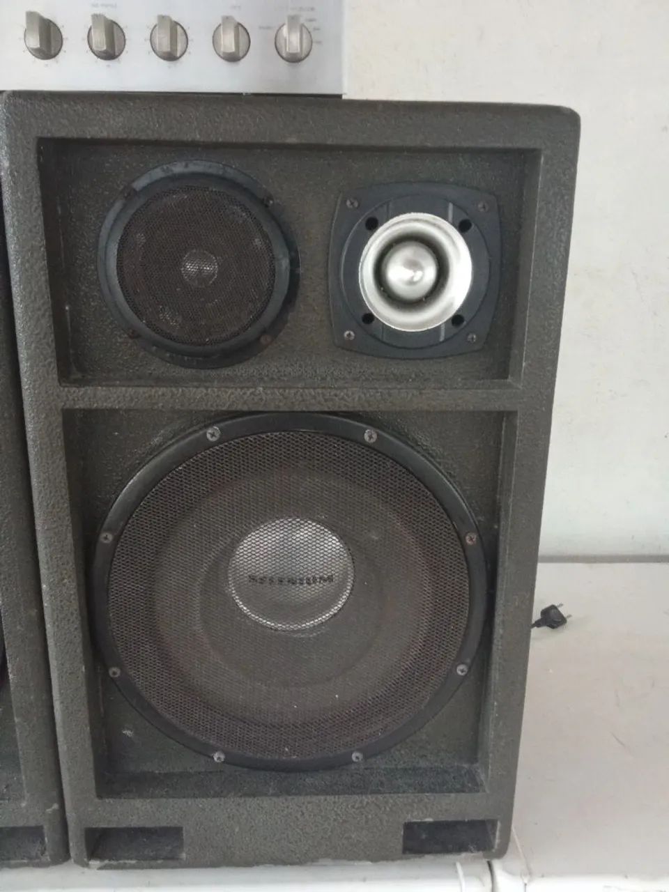 Vende se 2 caixas de som