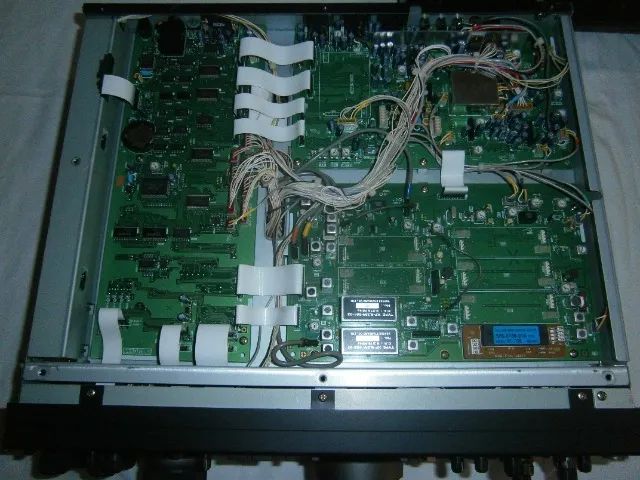RADIO HF YAESU FT1000 MARK-V FIELD ! ( RELIQUEA ) IMPECAVEL !