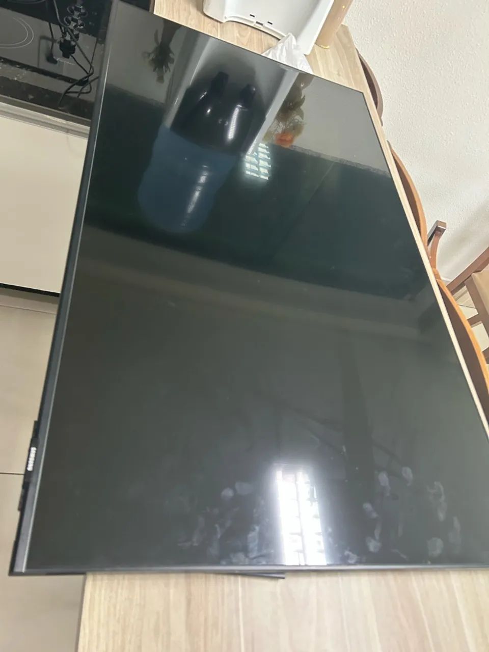 Tv Samsung BU8000 estragada