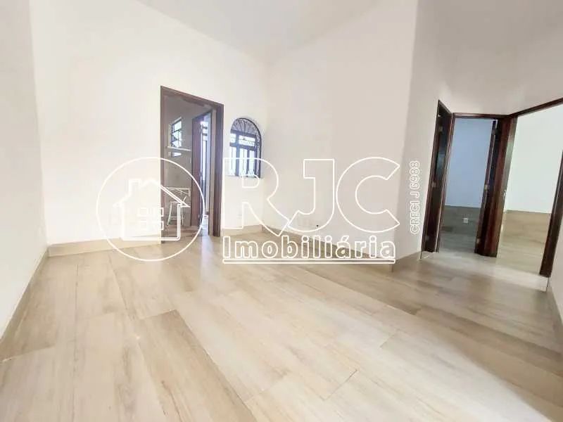 Casa de Vila : Linear / Residencial / Tijuca