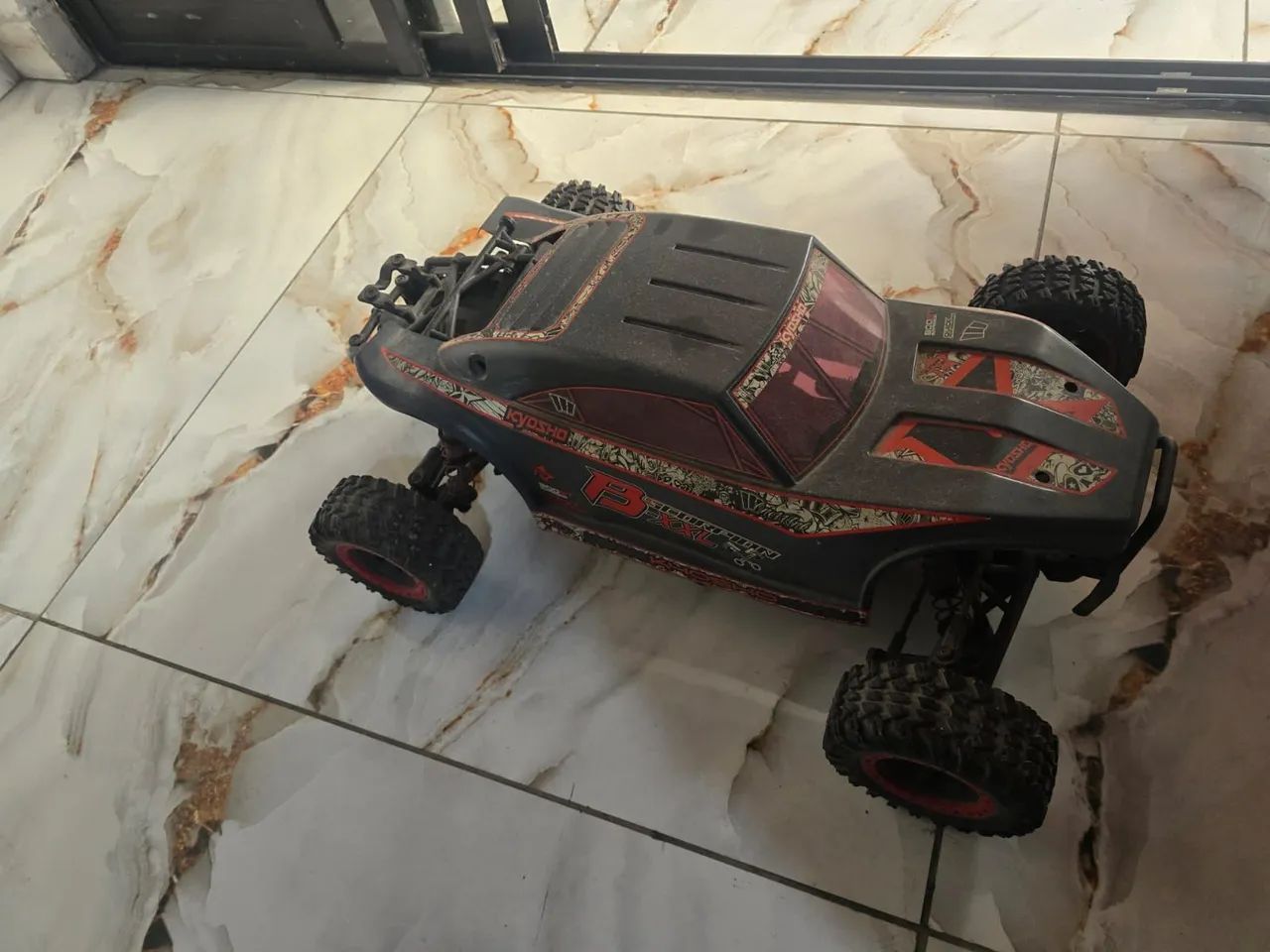 Automodelo Scorpions 1/7 combustão. 