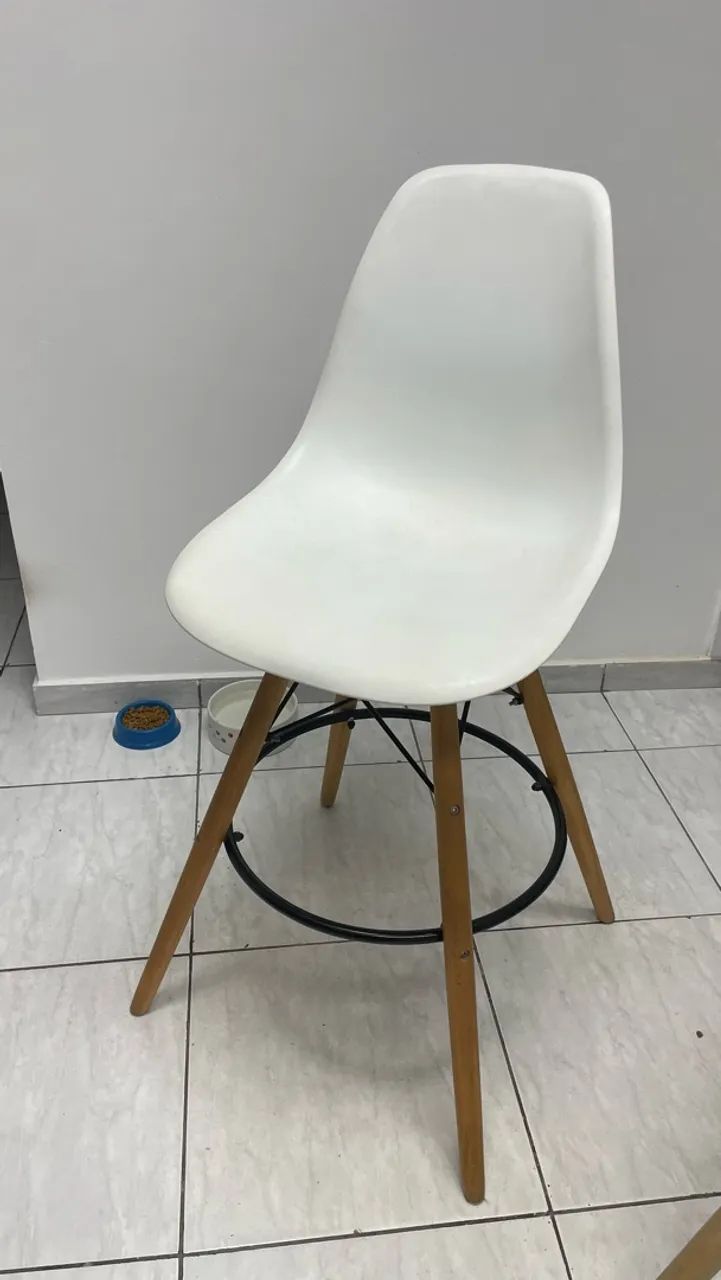 Banqueta/Cadeira Alta Eames Eiffel