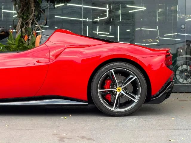 Ferrari 296 GTS (Híbrido), foto 8 de 20