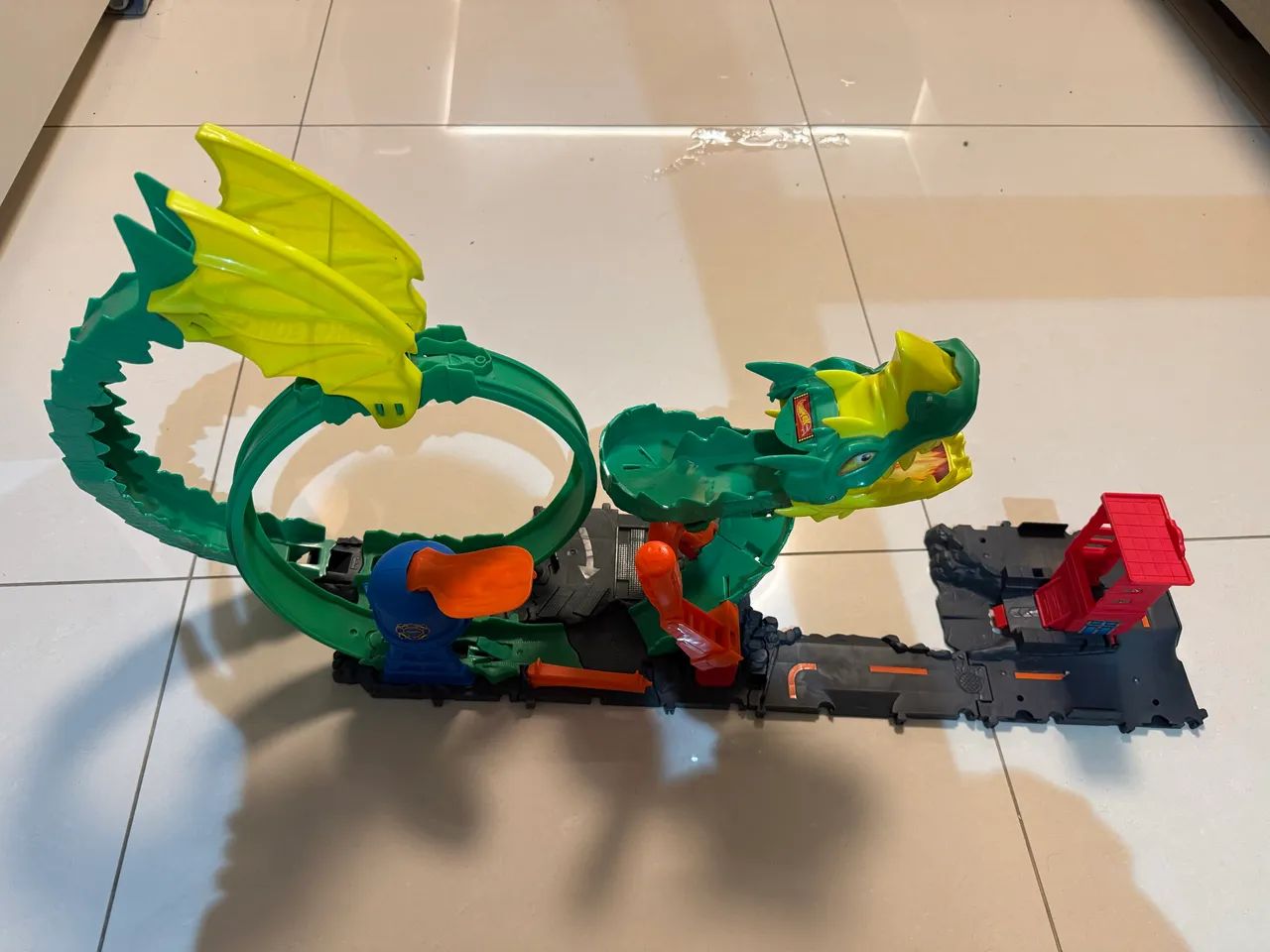 Pista do Hotwheels de dragão 