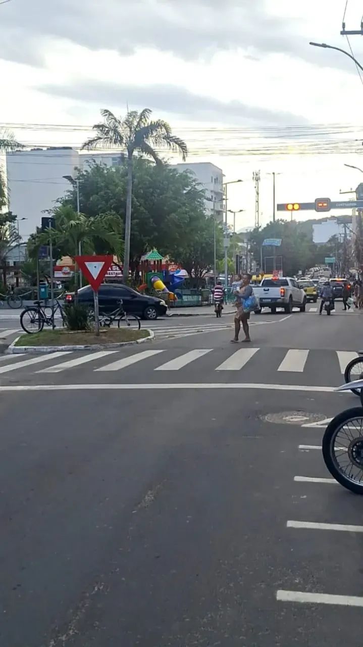 Alugo loja na praça de Bacaxá, na calçada do Itaú - Foto 4