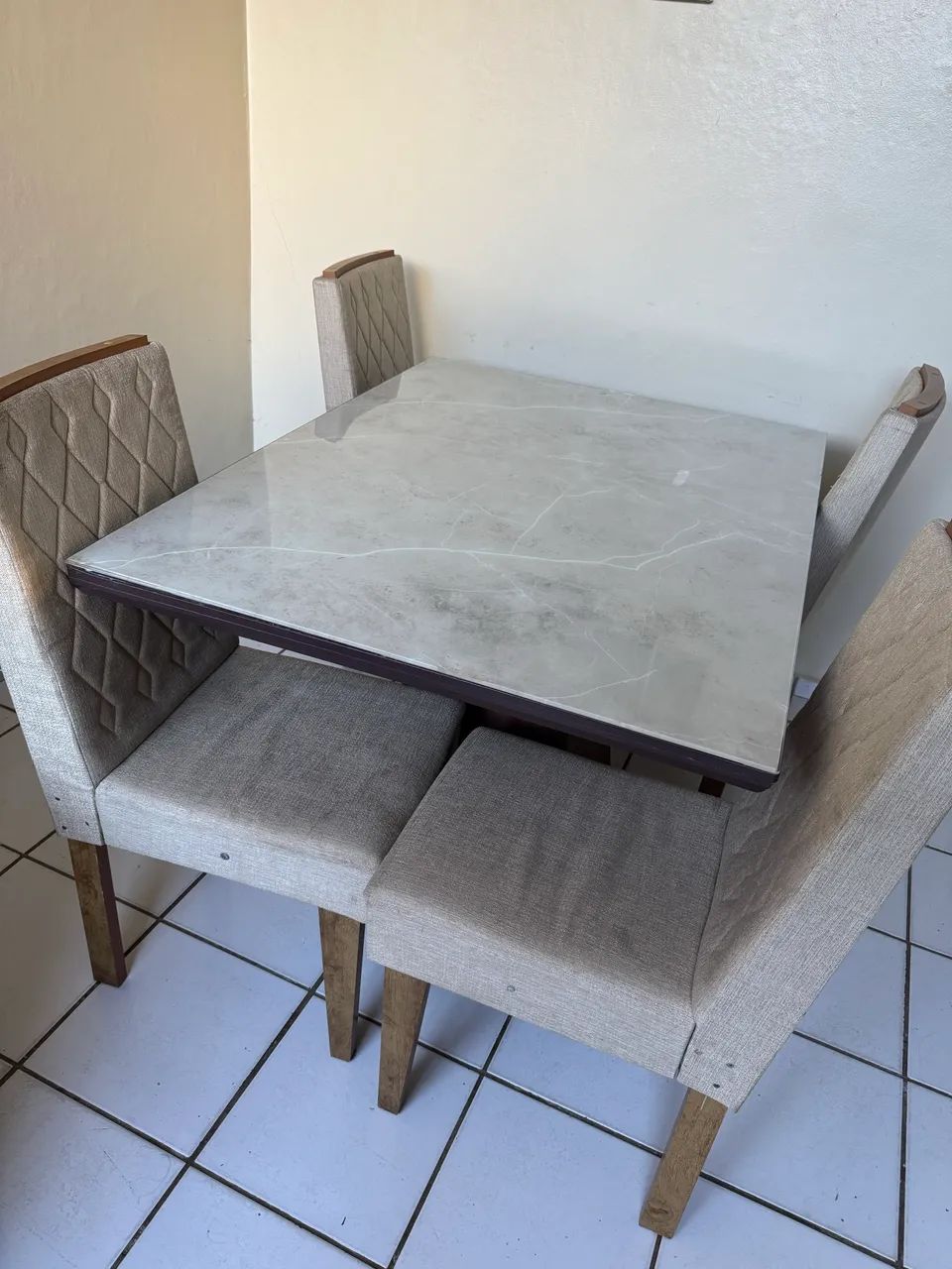 Mesa com 4 cadeiras - tampo de vidro - Foto 5