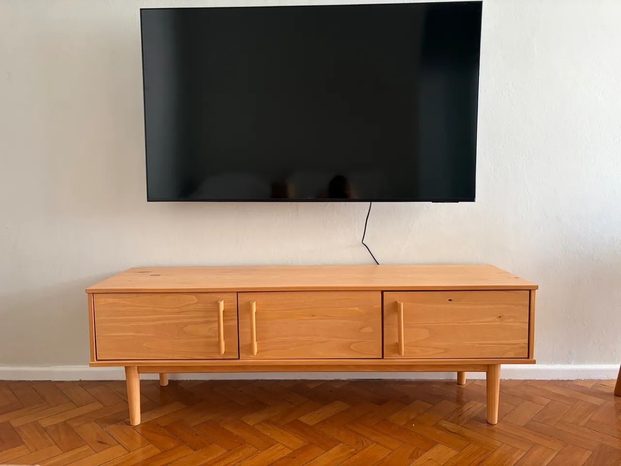 55-inch TV Stand – Freijó Wood – IDIMEX – Newly Assembled Stand – Lightly Used