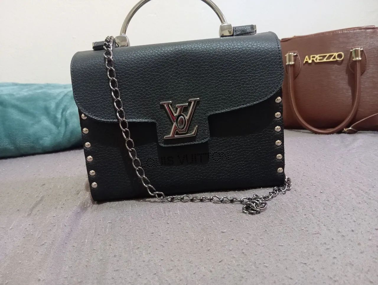 Bolsa Louis Vuitton e Arezzo. - Foto 2